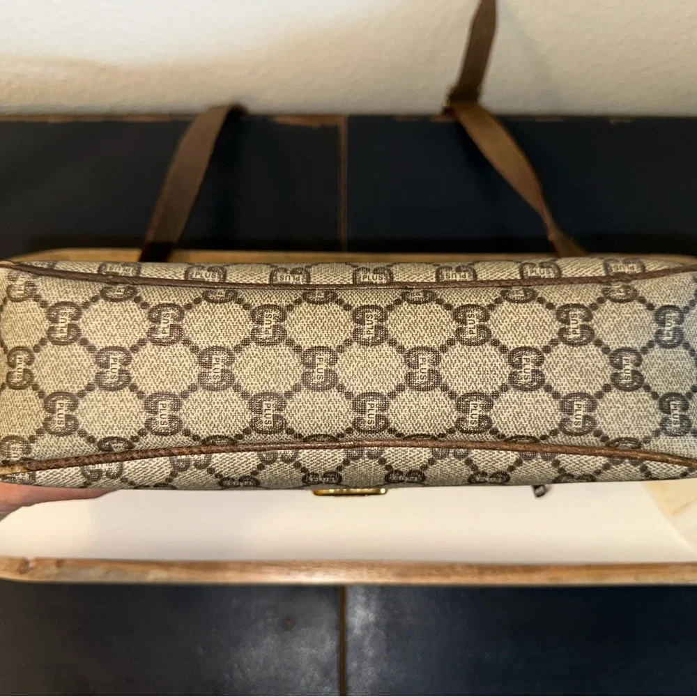Gucci Plus Brown Monogram Crossbody Bag - Picture 4 of 7